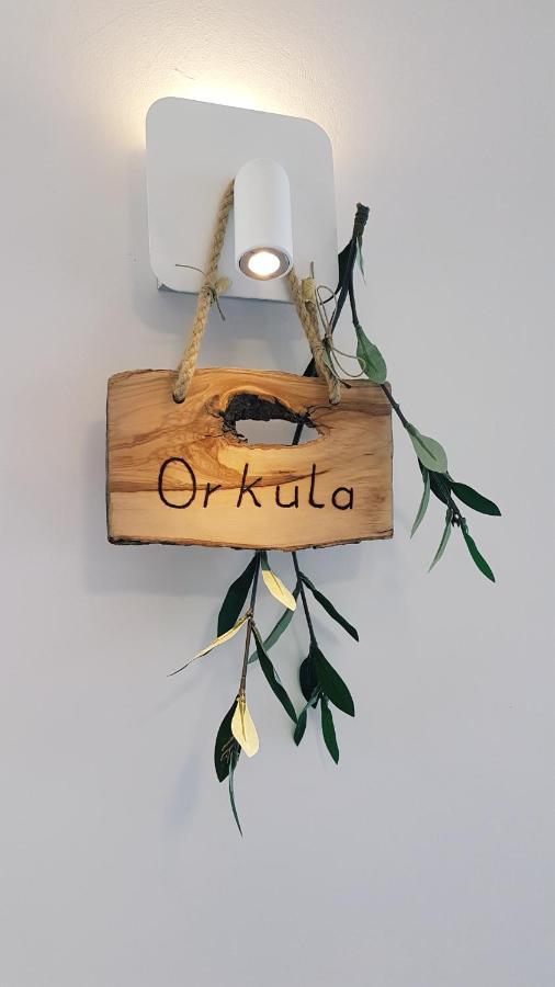 Orkula Apartments Pasman Luaran gambar